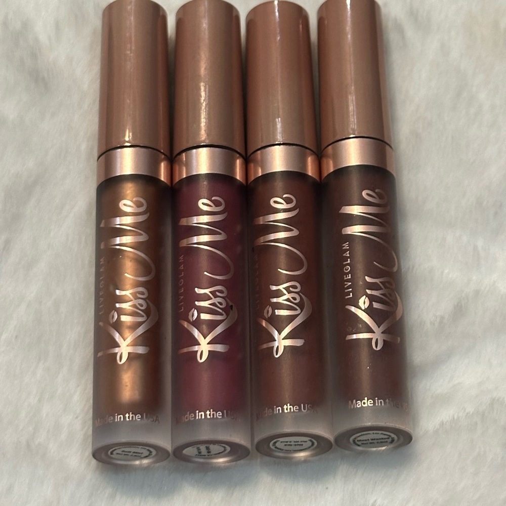 Live Glam Kiss Me